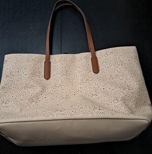 NWOT Ulta Pink Laser Cut Large Tote Bag